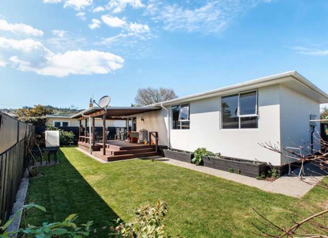 Location, Entertaining & Easy Living
