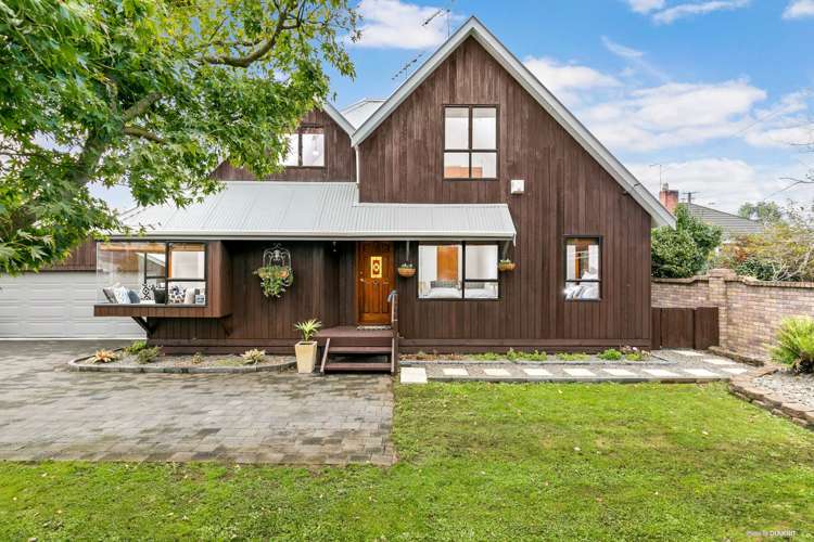 152 The Drive Epsom_14