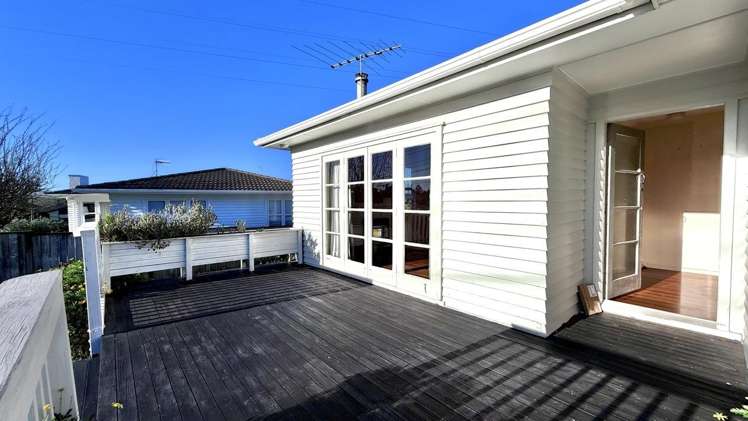 57 Tiroroa Avenue 1802_13