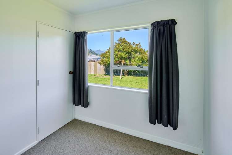 1 Weymouth Grove Wainuiomata_9