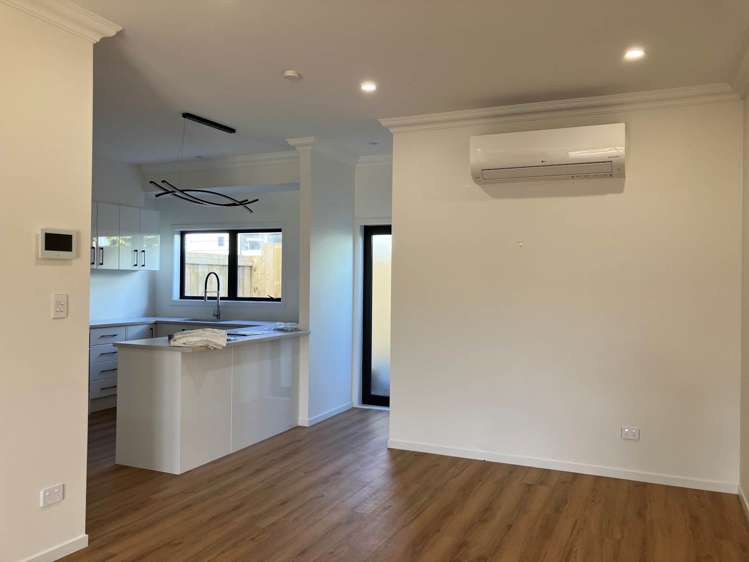 12B Italia Grove Mt Wellington_4