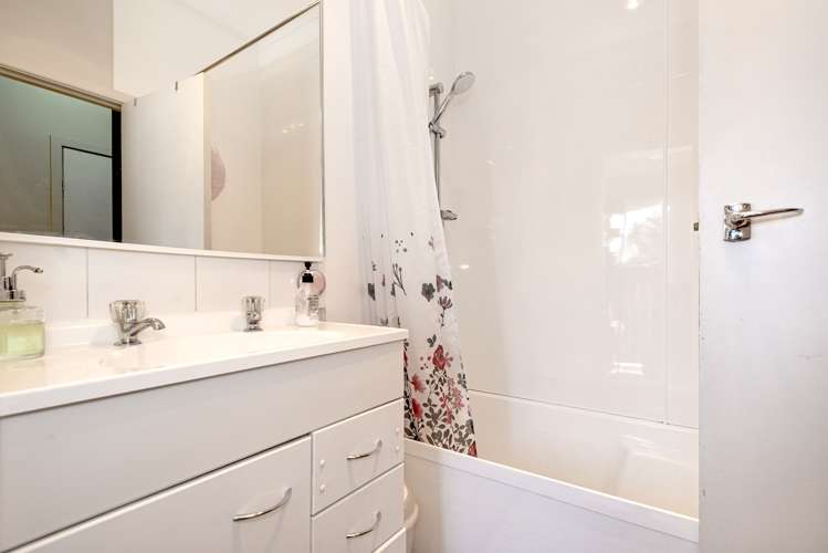 34 De Lautour Road Inner Kaiti_12