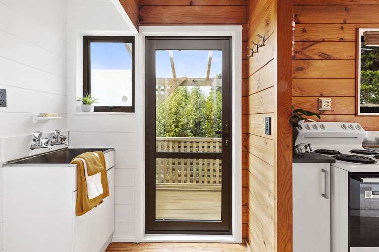 41 Akaroa Drive Maupuia_9