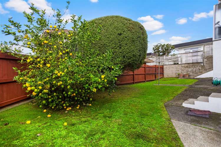 53 Uxbridge Road Mellons Bay_22