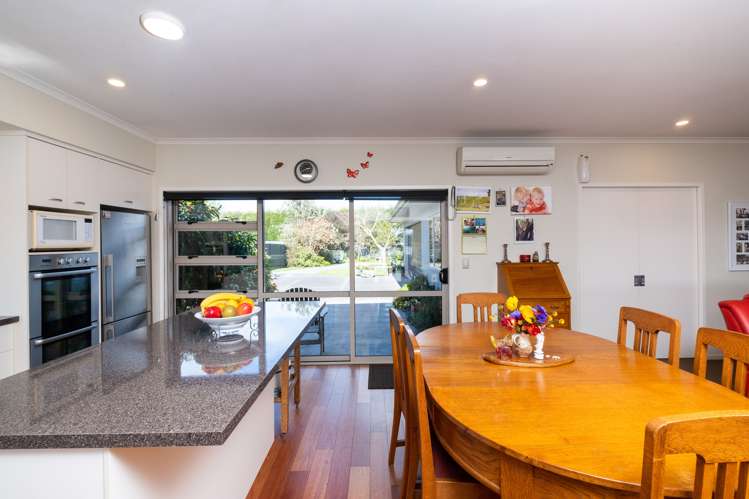 33 Delta Mews Place Clive_30