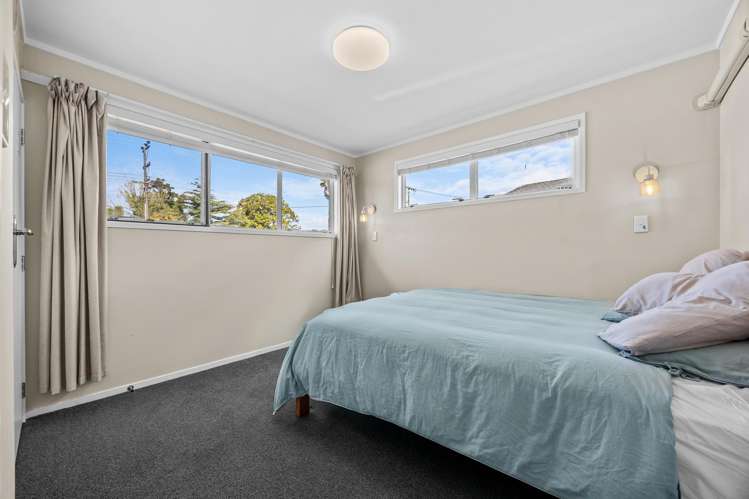 22 Royal Road Massey_10