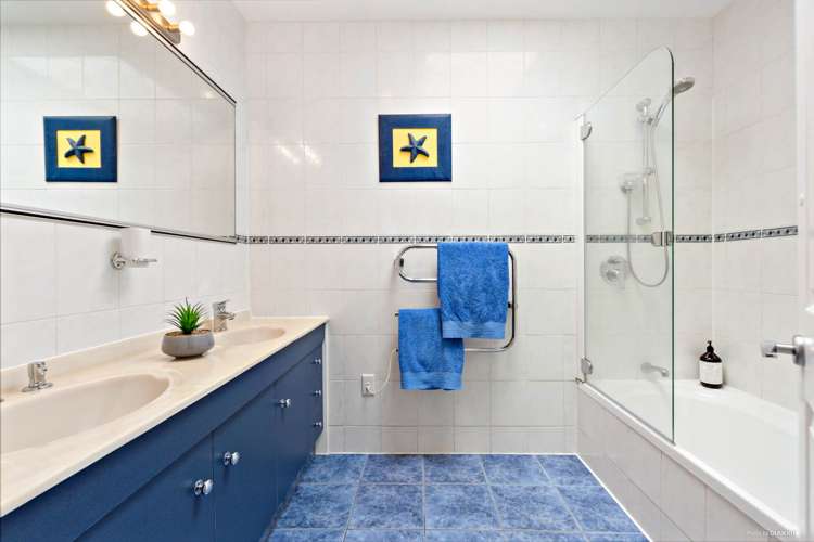 4 Onedin Place Titirangi_14