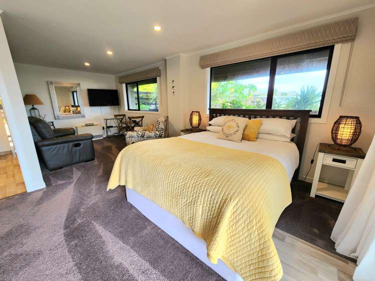 10 Gilbert Road Paroa_20