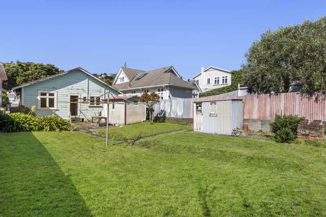 32 The Parade Island Bay_1