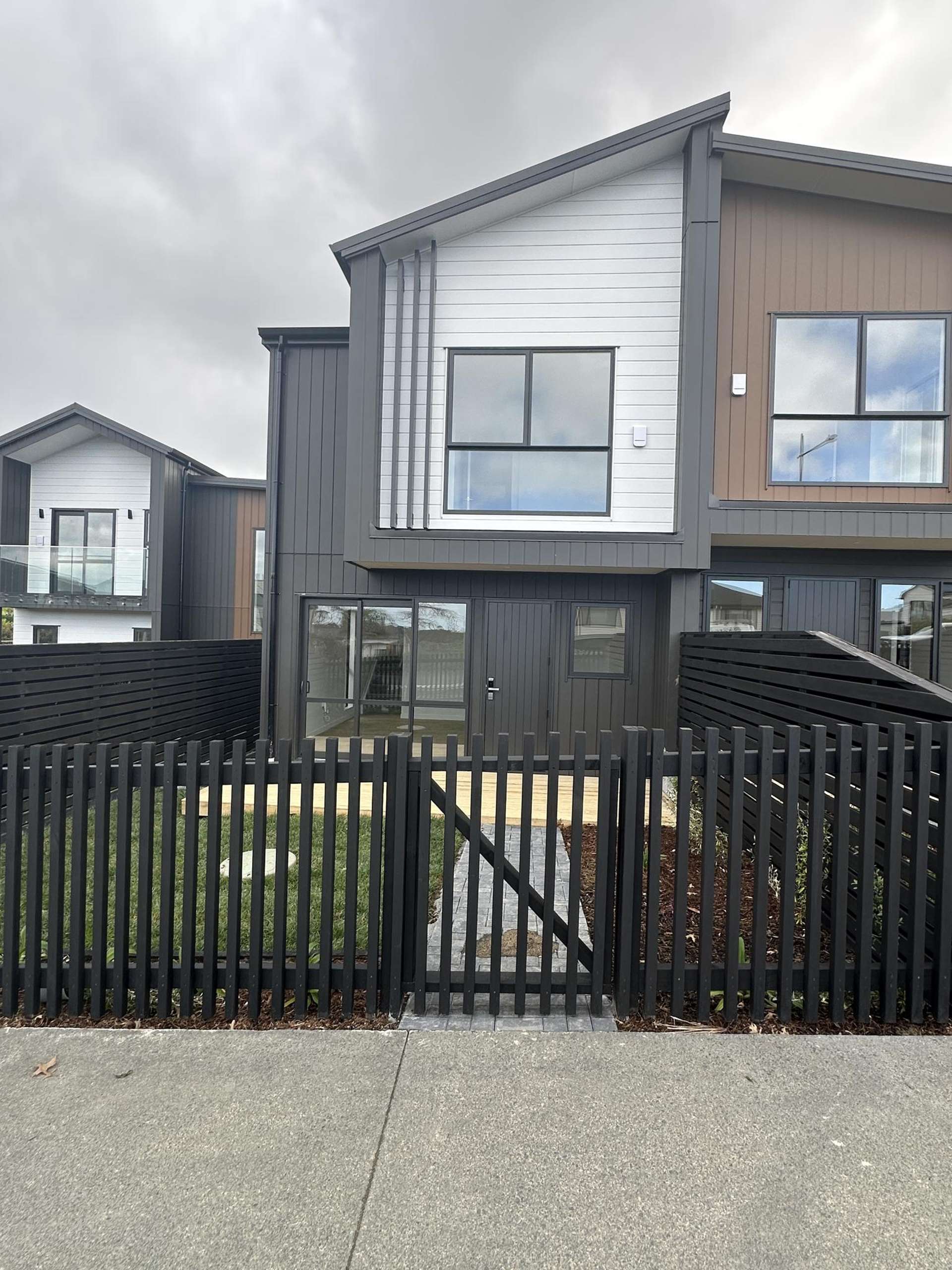 1/130 Te Oneroa Way Long Bay_0