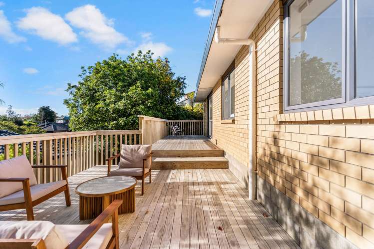 9 Davern Lane New Lynn_11