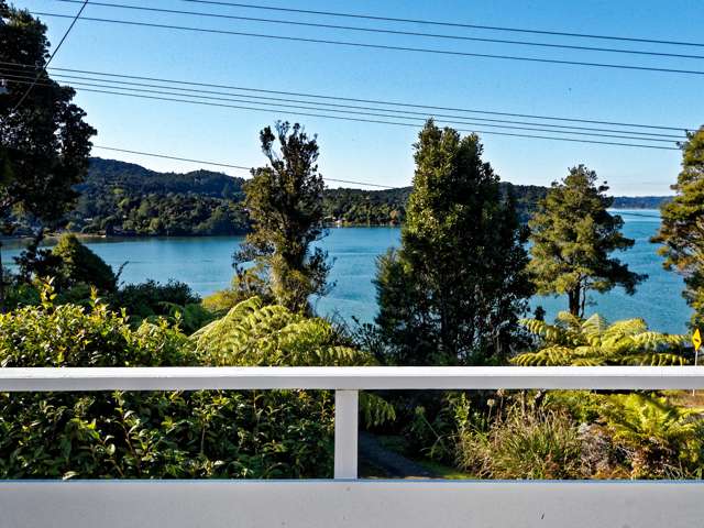 1272 Huia Road Huia_3