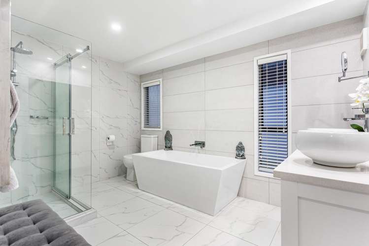 2/33 Parr Terrace Castor Bay_10