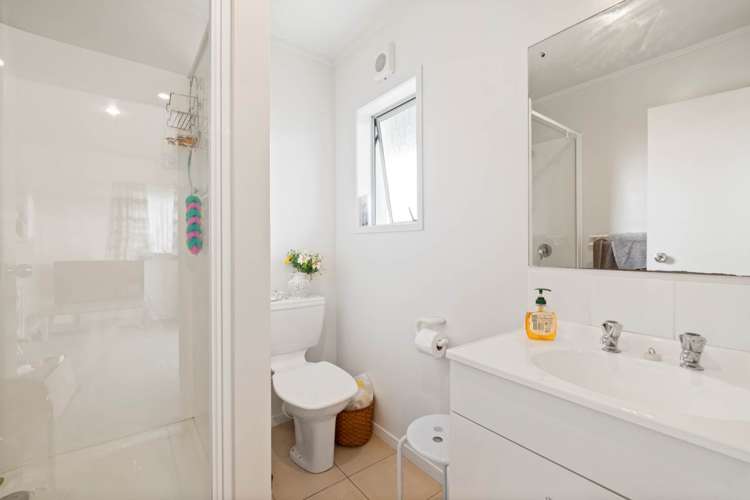 7 Panorama Court Red Beach_19