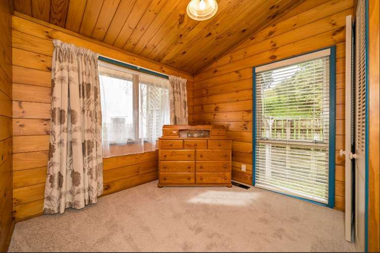 7 Eastview Grove Normandale_13