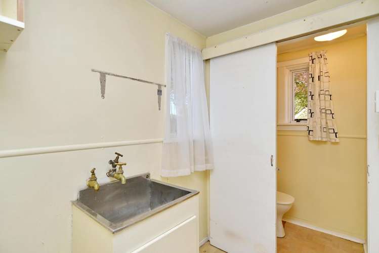 262 Breezes Road Aranui_16