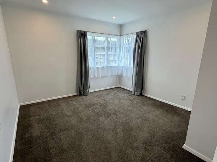  105 Main Road Wainuiomata_8