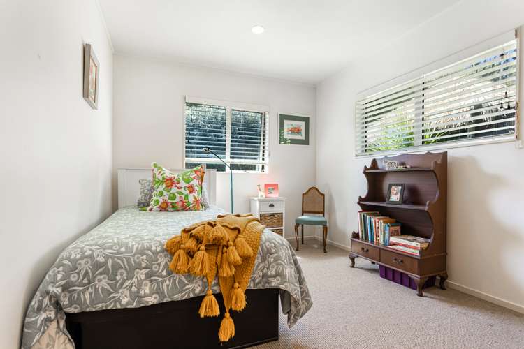 23 Woodfern Crescent Titirangi_15