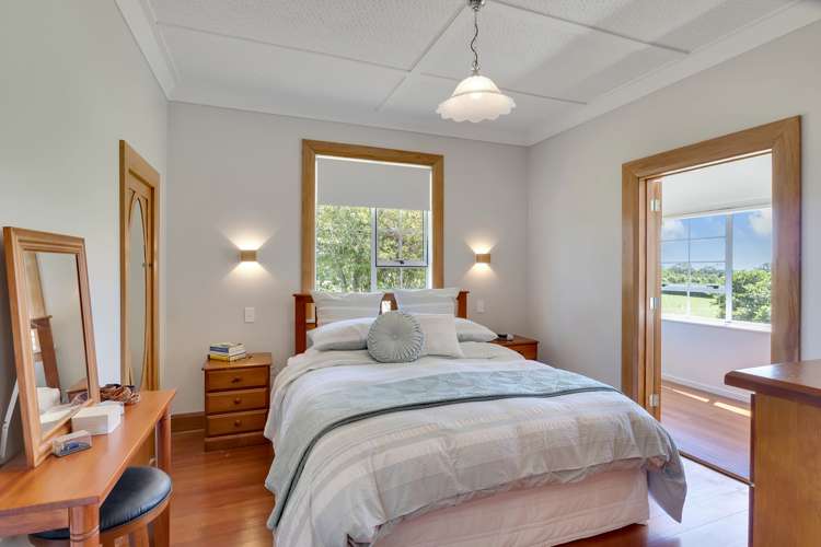 1397 Egmont Road Egmont Village_12