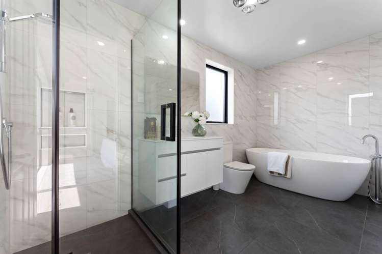 14 Matau Rise Te Atatu Peninsula_23