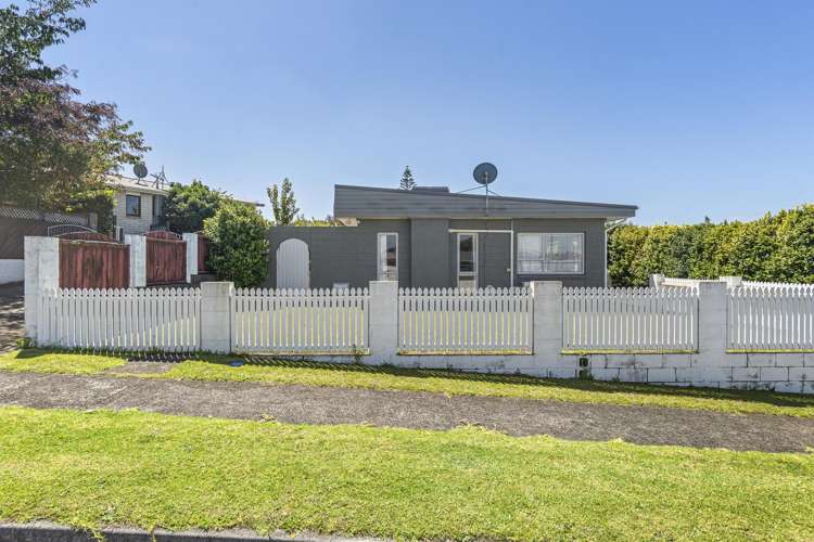 39 Trelawney Crescent Westown_19