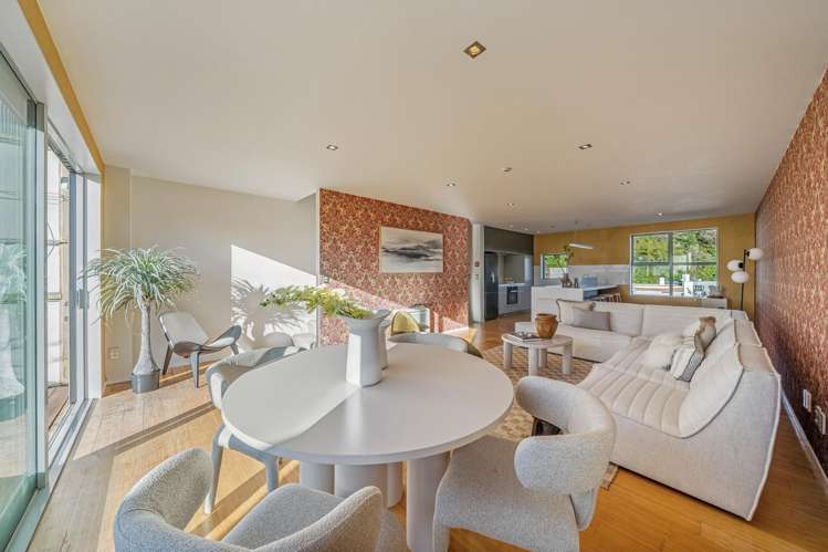 70 Saddleback Grove Karori_2