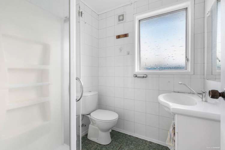 1/5 Astral Place Clover Park_15