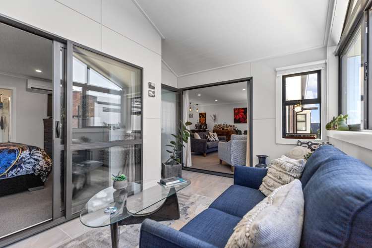 2/15 Cook Street Hamilton East_7