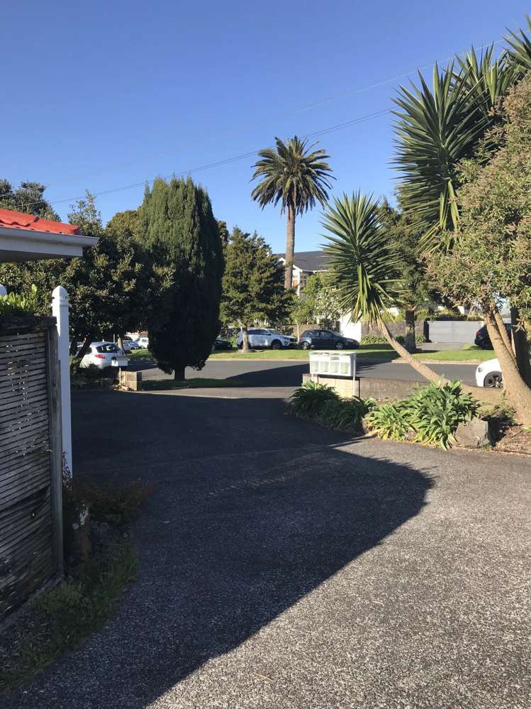 2/83 Moana Avenue One Tree Hill_13