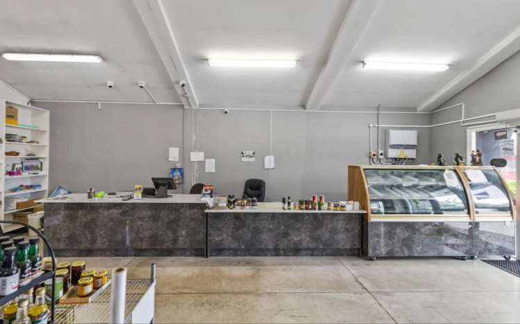 1 Main Road Katikati_3