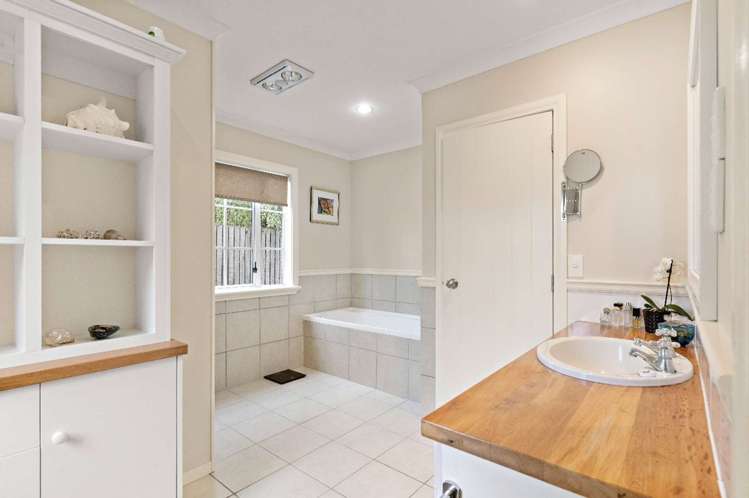 183A High Street Carterton_23