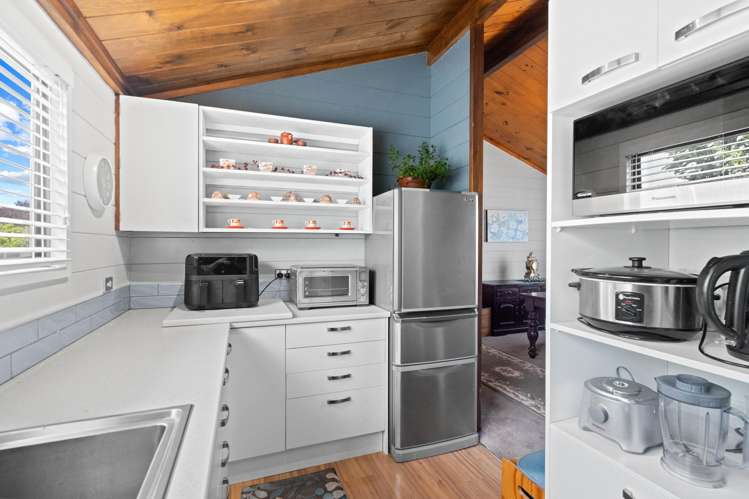 16 Matipo Street Eastbourne_10