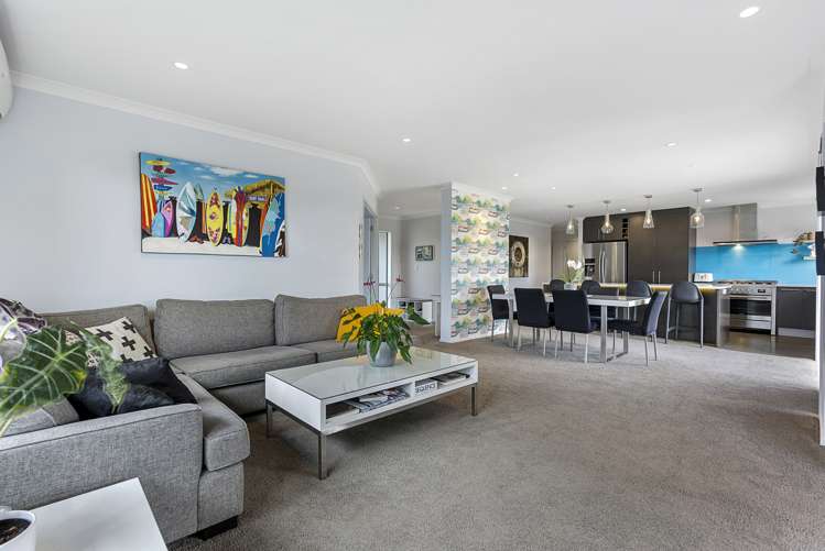 6 Defender Crescent Beachlands_7