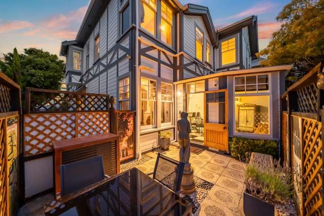 Luxurious European Charm in Prestigious Thorndon