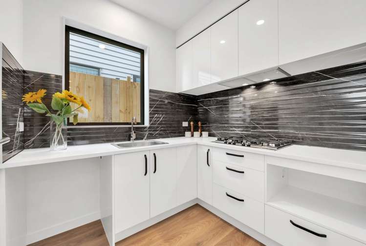 22 Dungloe Avenue Flat Bush_8