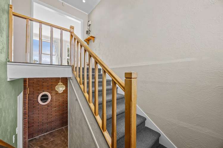 22 Royal Road Massey_13