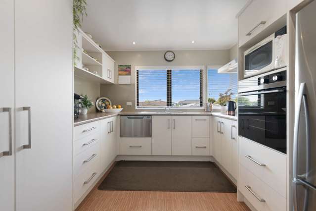 1/30 Rushgreen Avenue Pahurehure_3