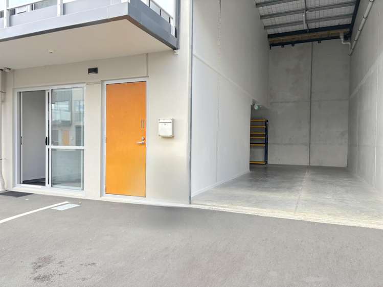 11/45 Karepiro Drive Stanmore Bay_1