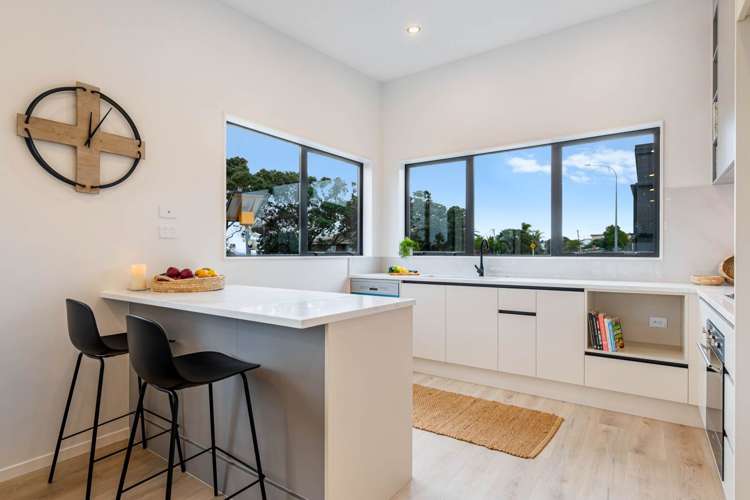 935 Whangaparaoa Road Manly_11
