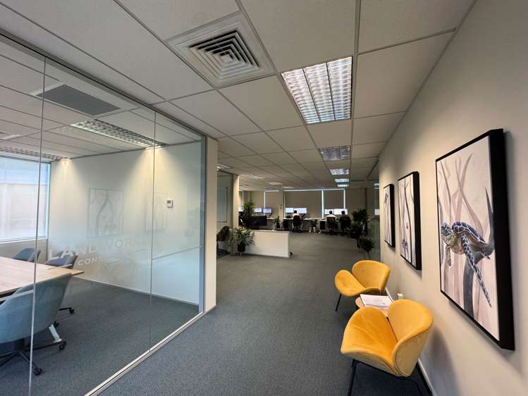 Unit 18/33 Apollo Drive Rosedale_1