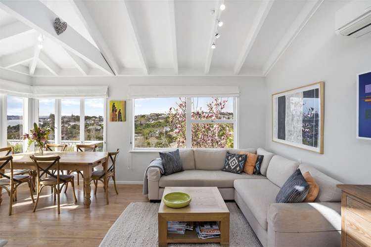 5 Colmar Road Mellons Bay_17