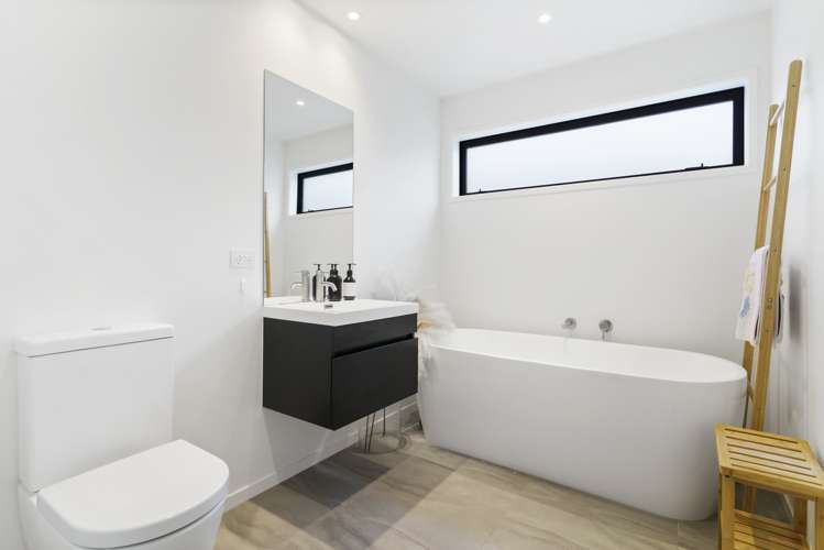 26 Tapuwae Way Mangere Bridge_13