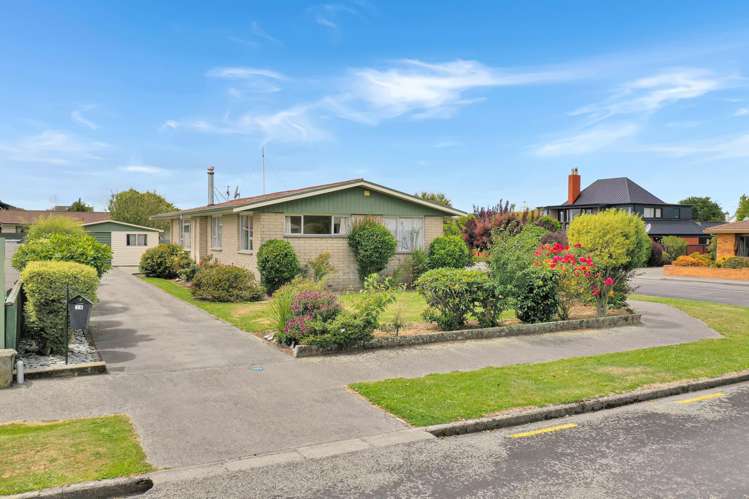 28 Churchill Avenue_0