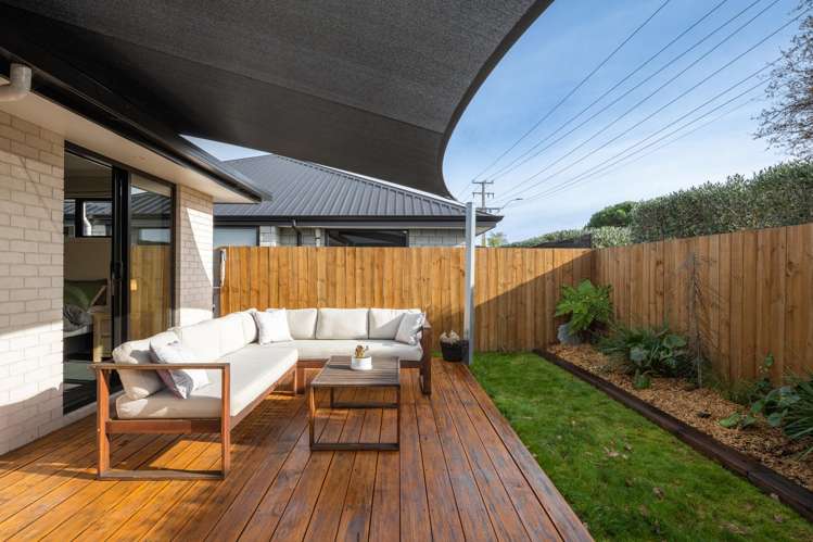 26b Harvard Road Burleigh_20