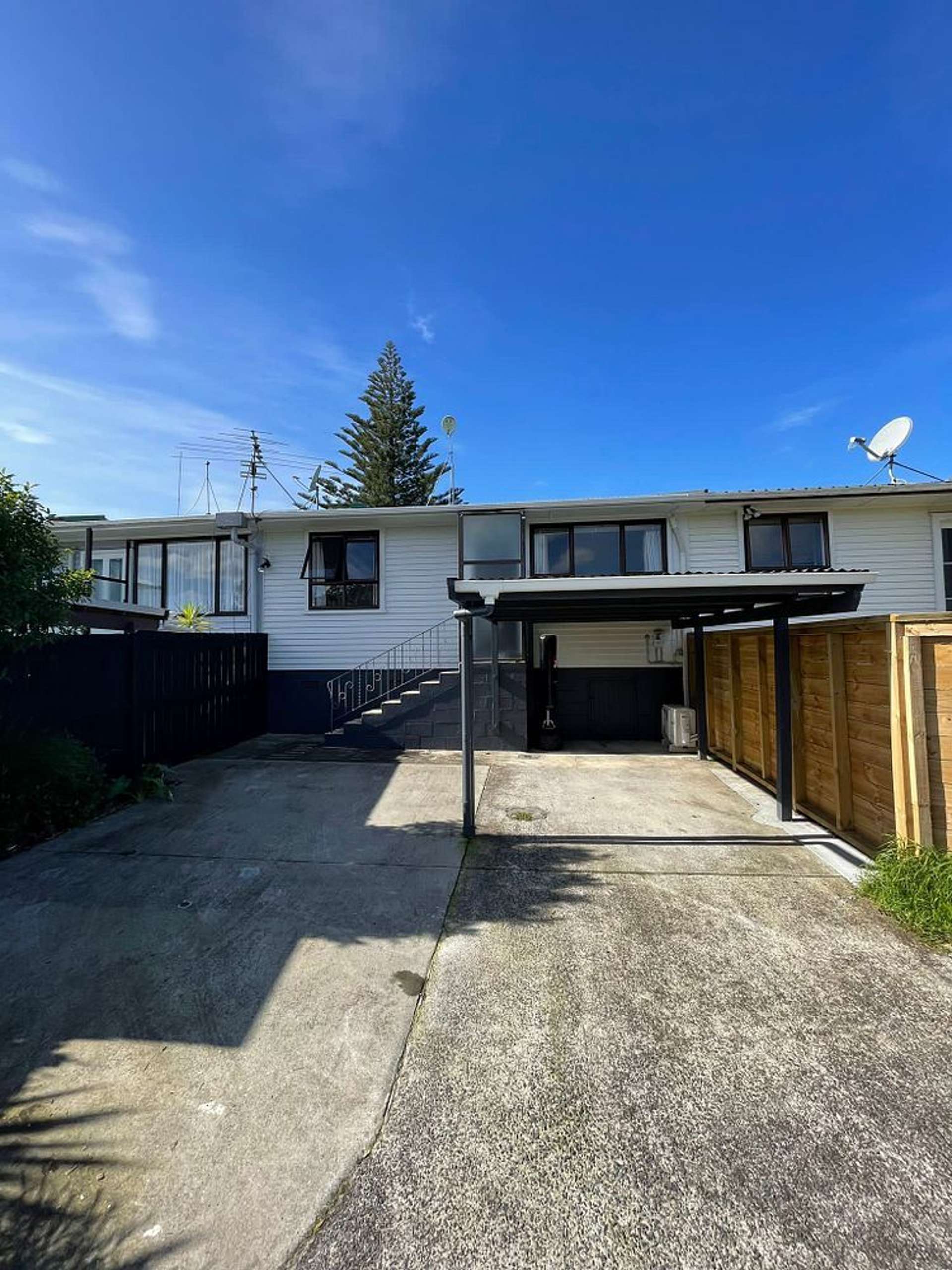 2/11 Rustic Avenue Mount Roskill_0