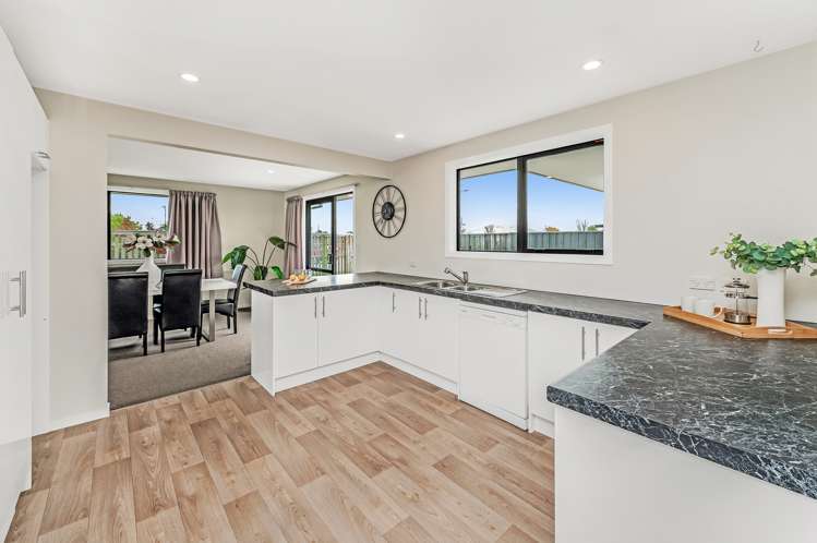 22 Sandstone Crescent Rolleston_14