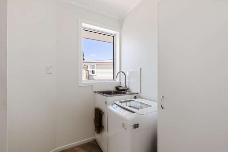 63 Kingswood Road Brookfield_17
