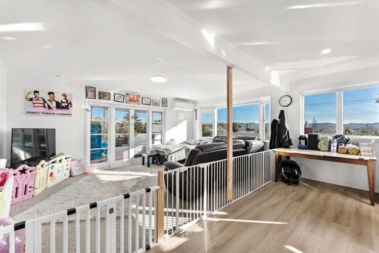74 McLeod Road Te Atatu South_4