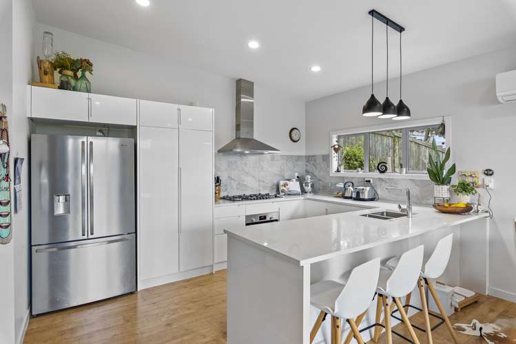 21a Avion Terrace Raumati Beach_1