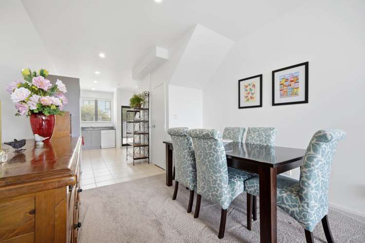 21/22 Northcross drive_3